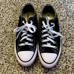 Black converse all stars (unisex) m-6.5 w-8.5